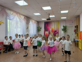 "В ритме танца" "В ритме танца".